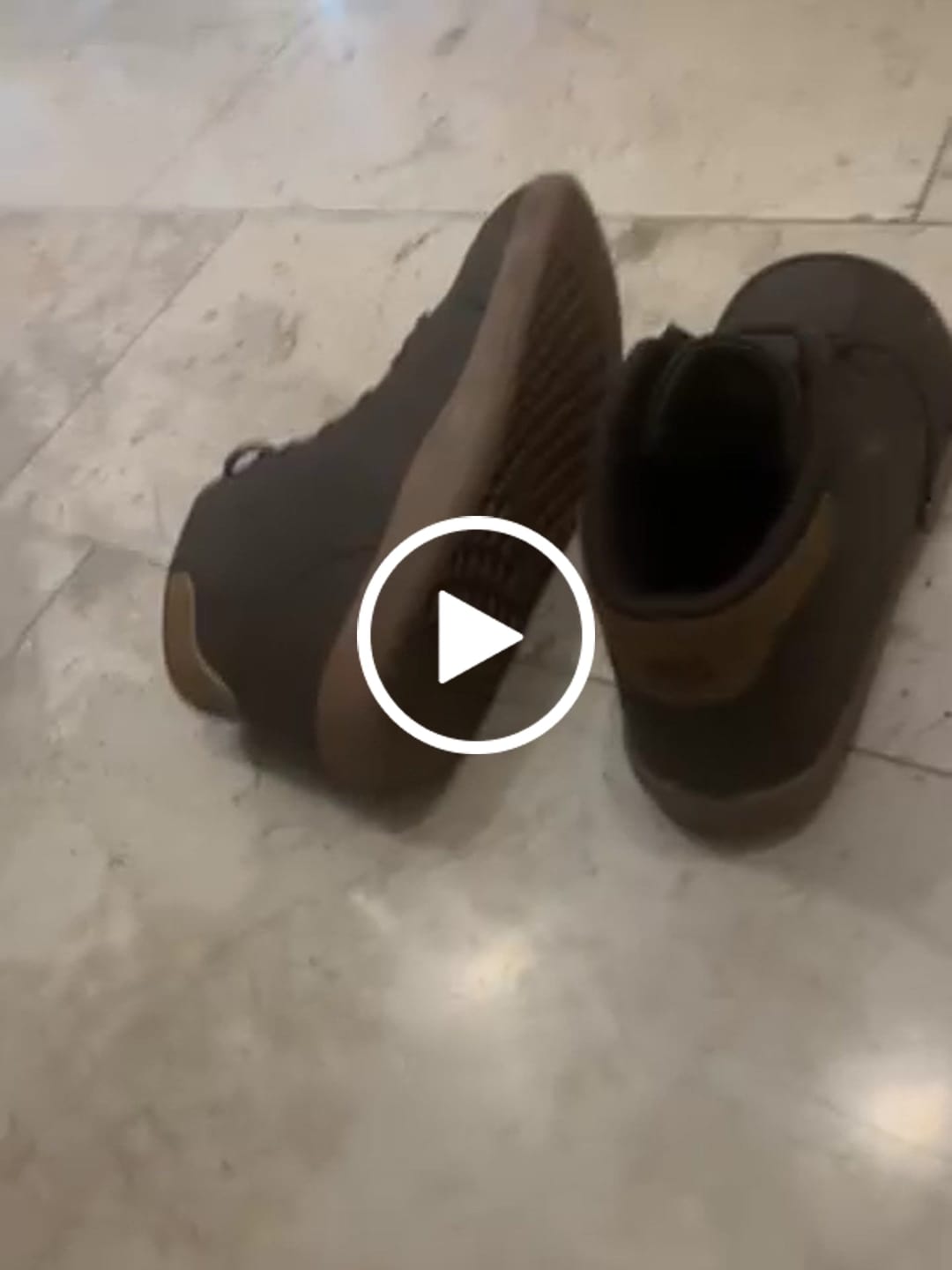 Customer video review of Yew - Barfußschuhe
