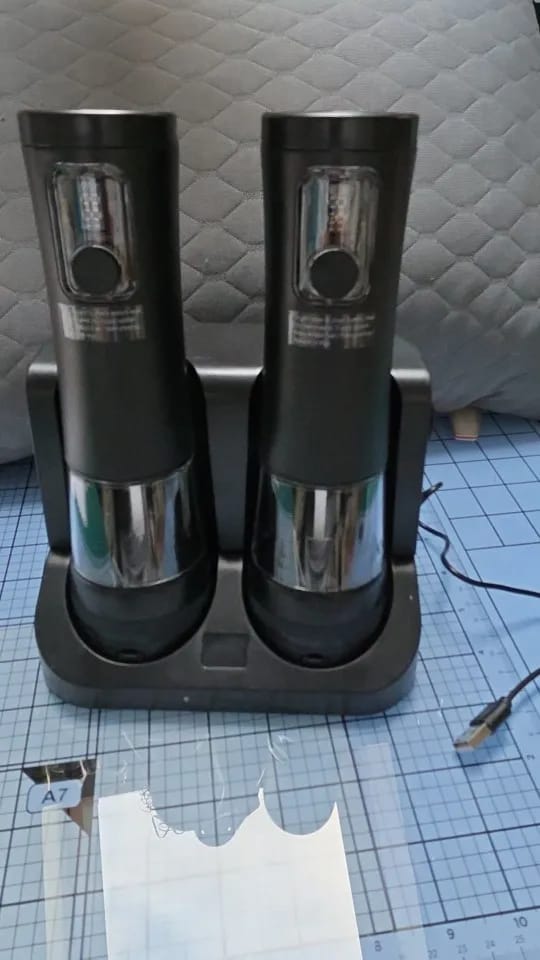 Customer photo review of Cozymere Electric Salt & Pepper Grinder Set