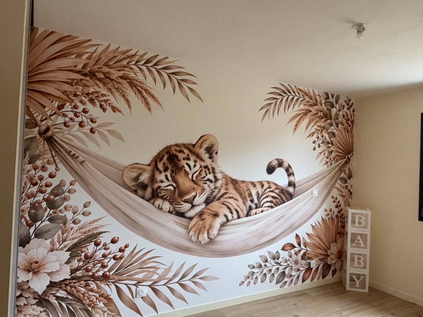 Customer photo review of Papier Peint Animaux   Tigre Endormi Bohème
