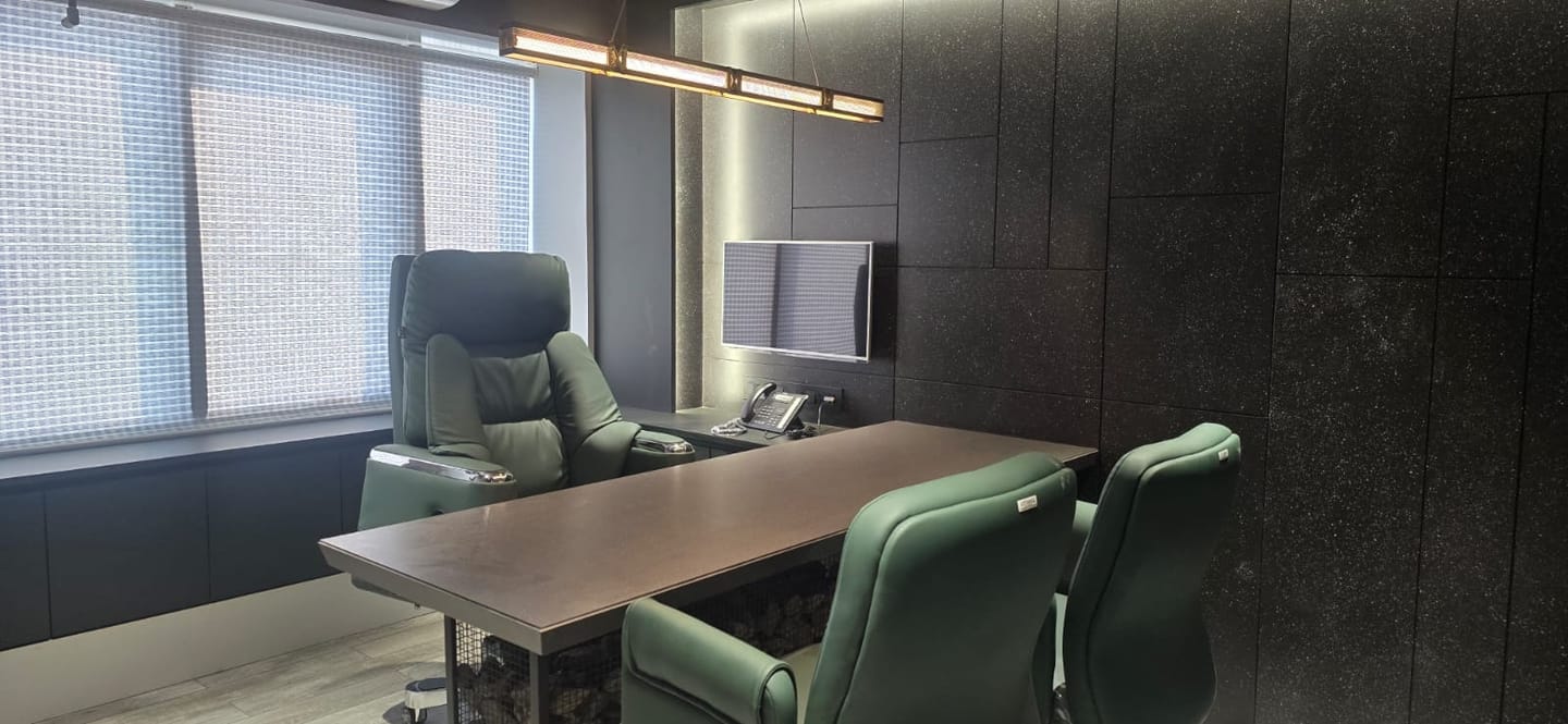 Customer photo review of Ettorez Magnus Premium Leatherette Office Recliner