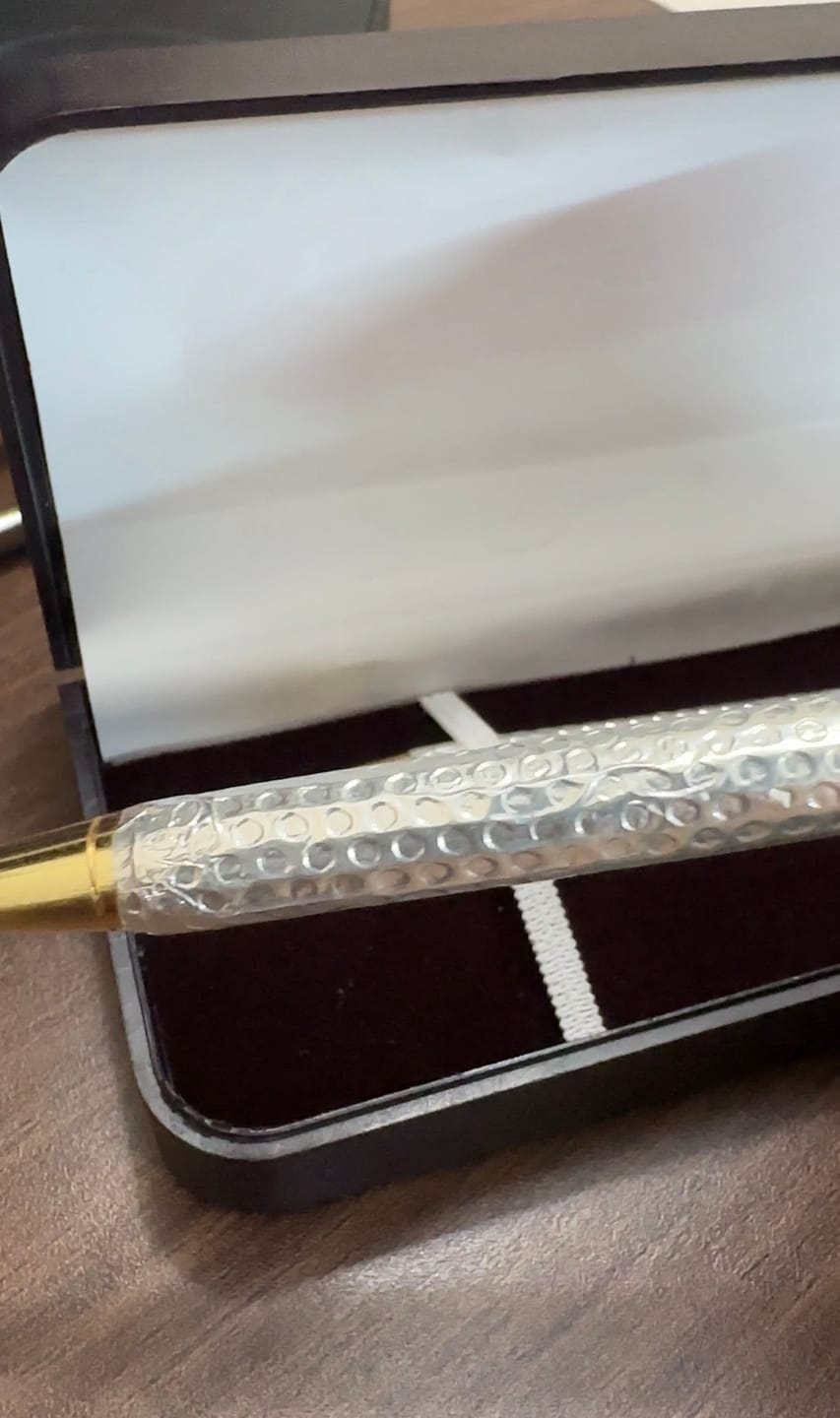 Customer photo review of Silver White Gem Stone Pen (2 pcs Combo)