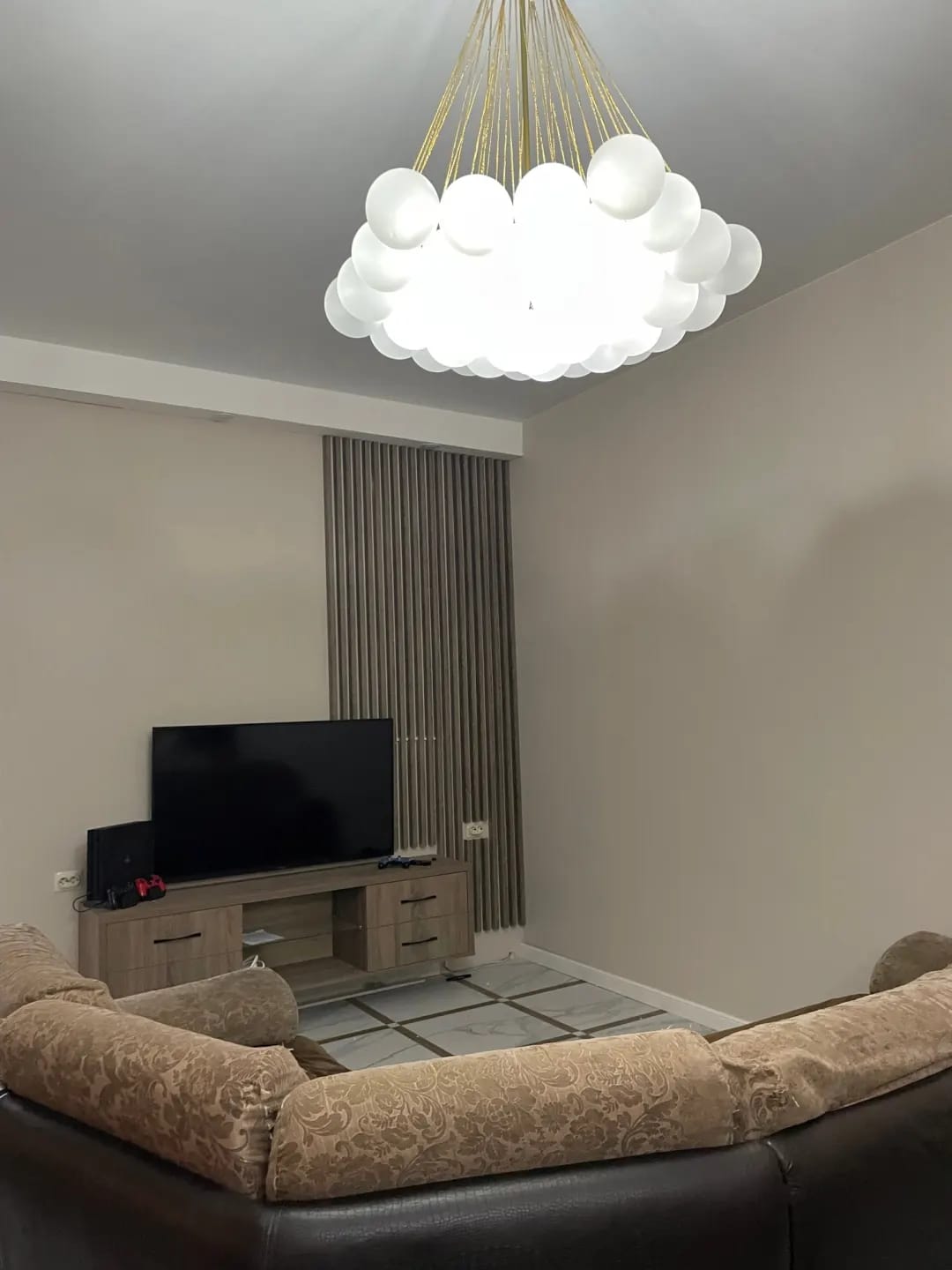 Customer photo review of Frosted Glass Sphere Chandelier, Globe Cluster, 40 or 80 cm