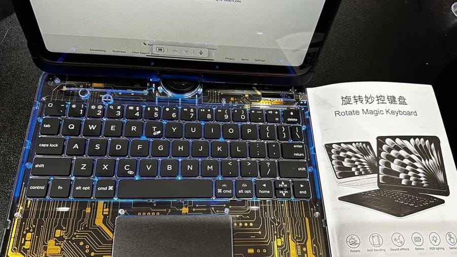 Customer photo review of Y2K Style Rotating iPad Keyboard Case
