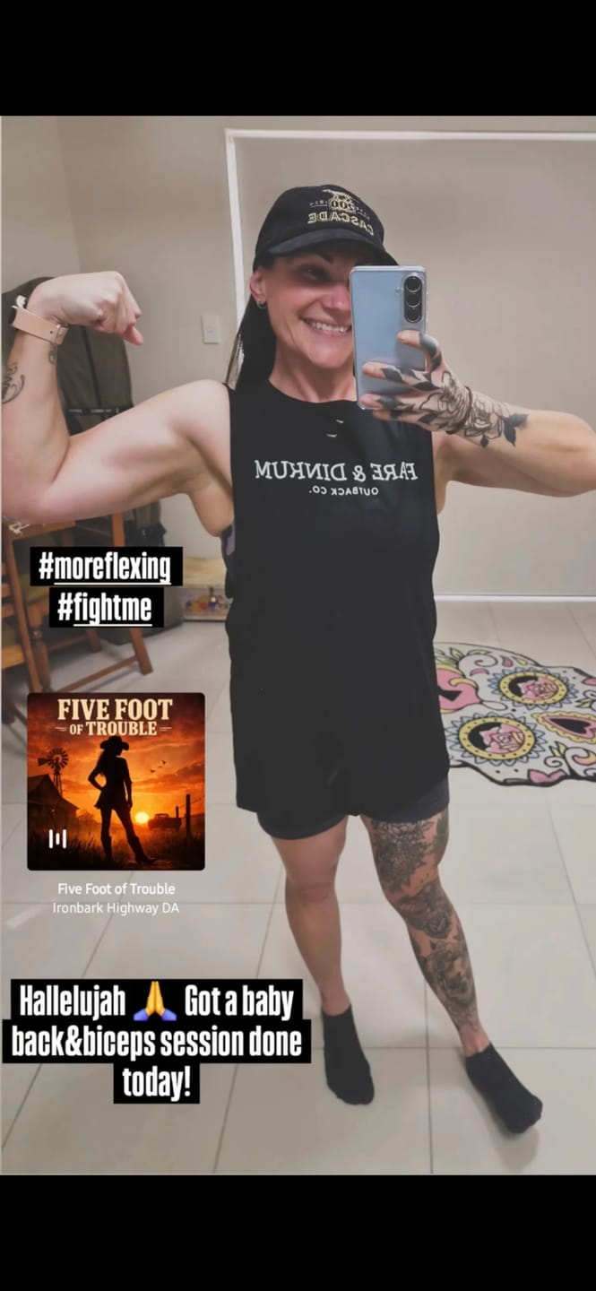 Customer photo review of Signature Mens Muscle Tank Black