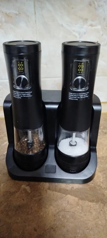 Customer photo review of Cozymere Electric Salt & Pepper Grinder Set