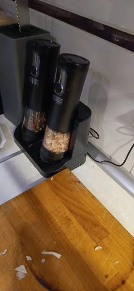 Customer photo review of Cozymere Electric Salt & Pepper Grinder Set