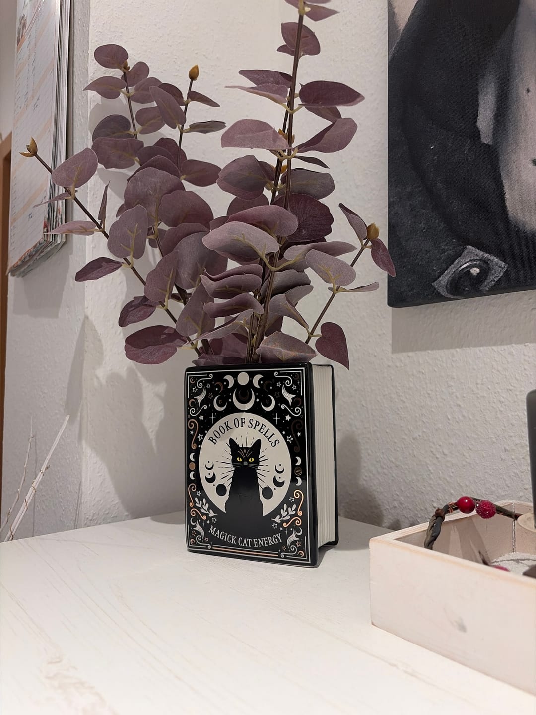 Customer photo review of Schwarze Katze Buch Vase – Witchy Blumenvase für Katzenliebhaber