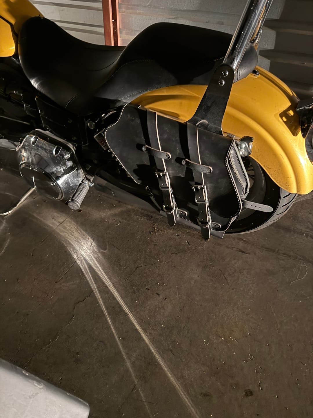 Customer photo review of Harley Dyna Expandable Solo Bag - DL01WC (Buffalo & Waxed Canvas)