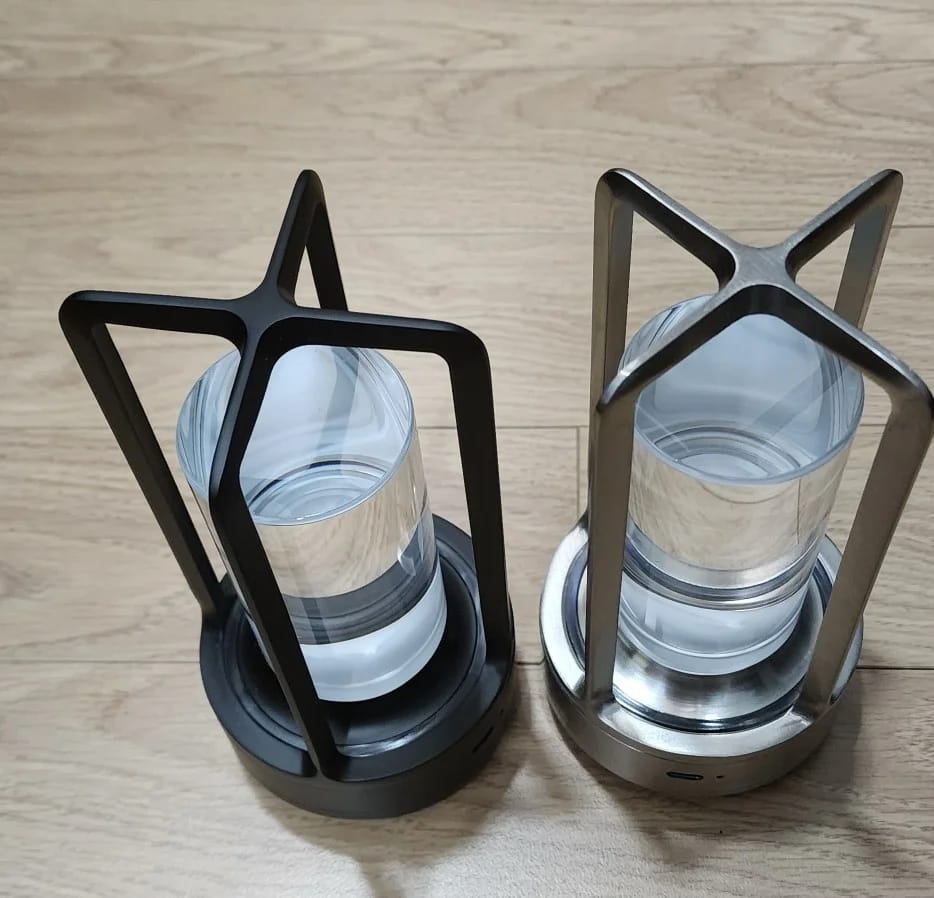 Customer photo review of Rechargeable Table Lamp, Open Aluminium Frame, Light Tube, 18 cm