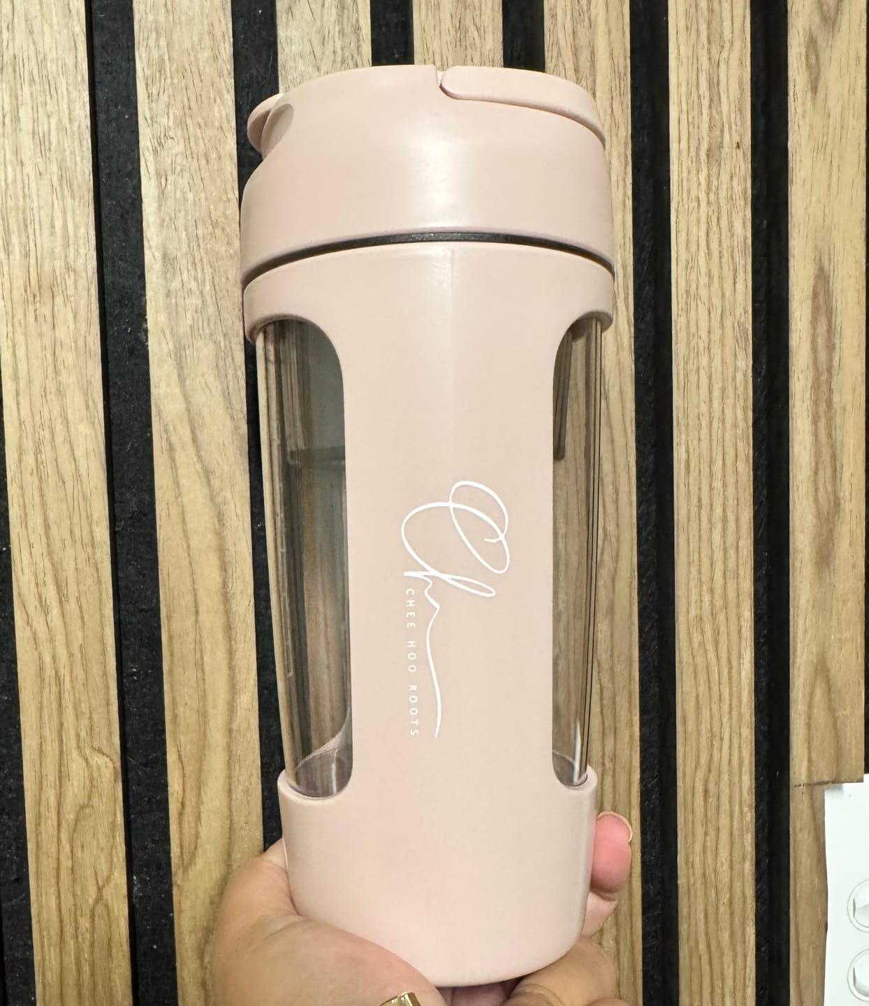 Customer photo review of SHAKE IT BEAUTY - BABY PINK