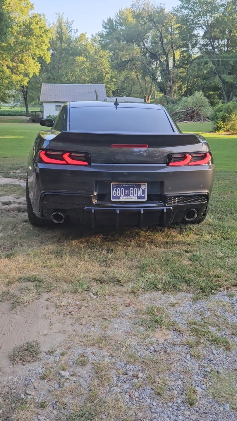 Customer photo review of 2014-2015 Chevy Camaro Evo Style Shark Fins Rear Diffuser Quad/Single Tips