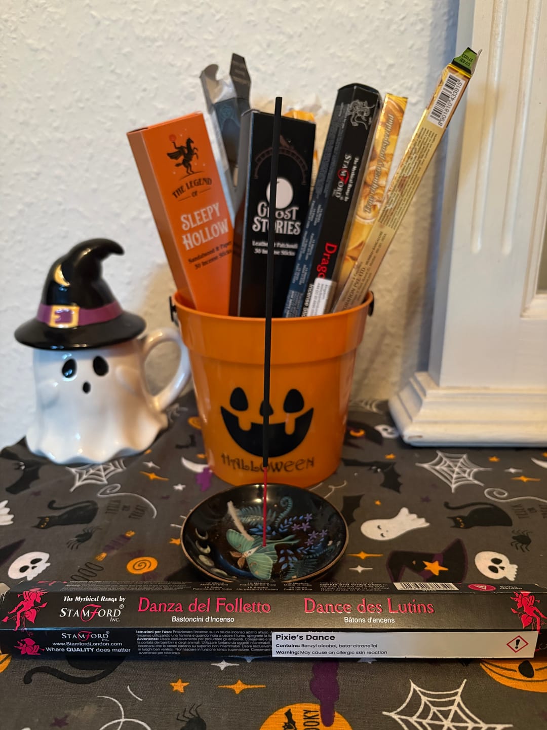 Customer photo review of Witchy Spell Räucherstäbchen – Schwarze Stäbchen mit verschiedenen Düften