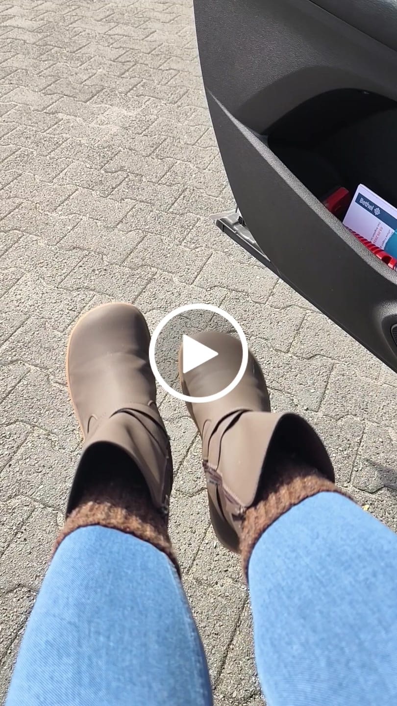 Customer video review of Teak - Barfußschuhe