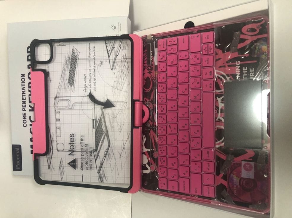 Customer photo review of Y2K Style Rotating iPad Keyboard Case