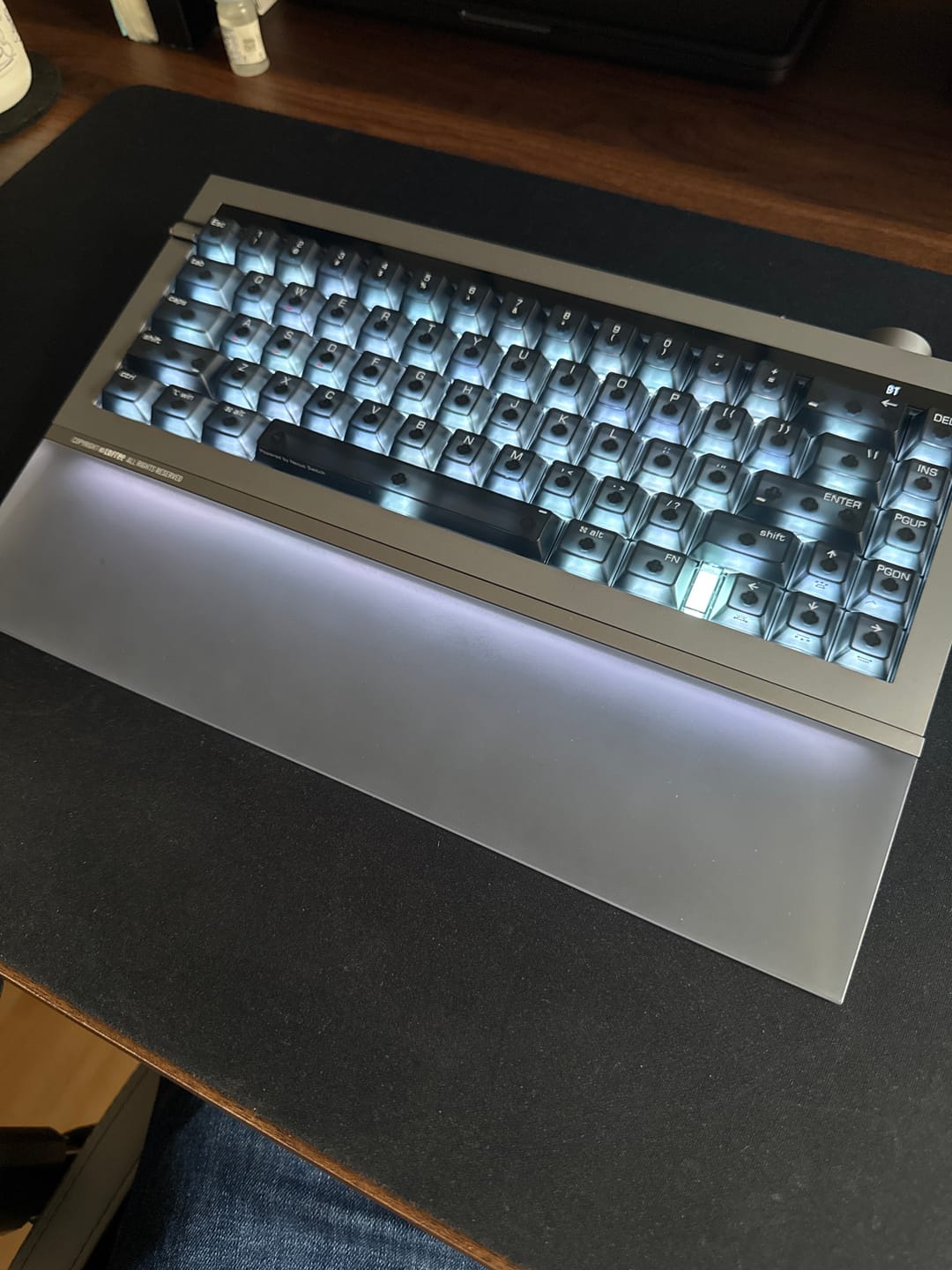Customer photo review of Hyzen - 65% Mechanical Magnetic Keyboard