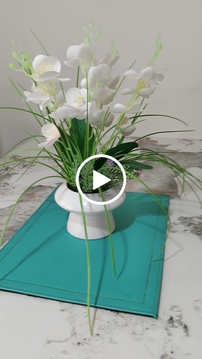 Customer video review of Orquídea Mariposa Blanca - Macetero Cerámica / Flores Artificiales