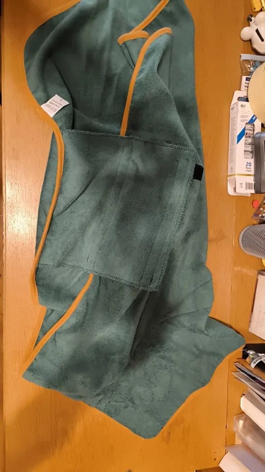 Customer photo review of Trocken Mantel Kuschelig trocken nach jedem Abenteuer