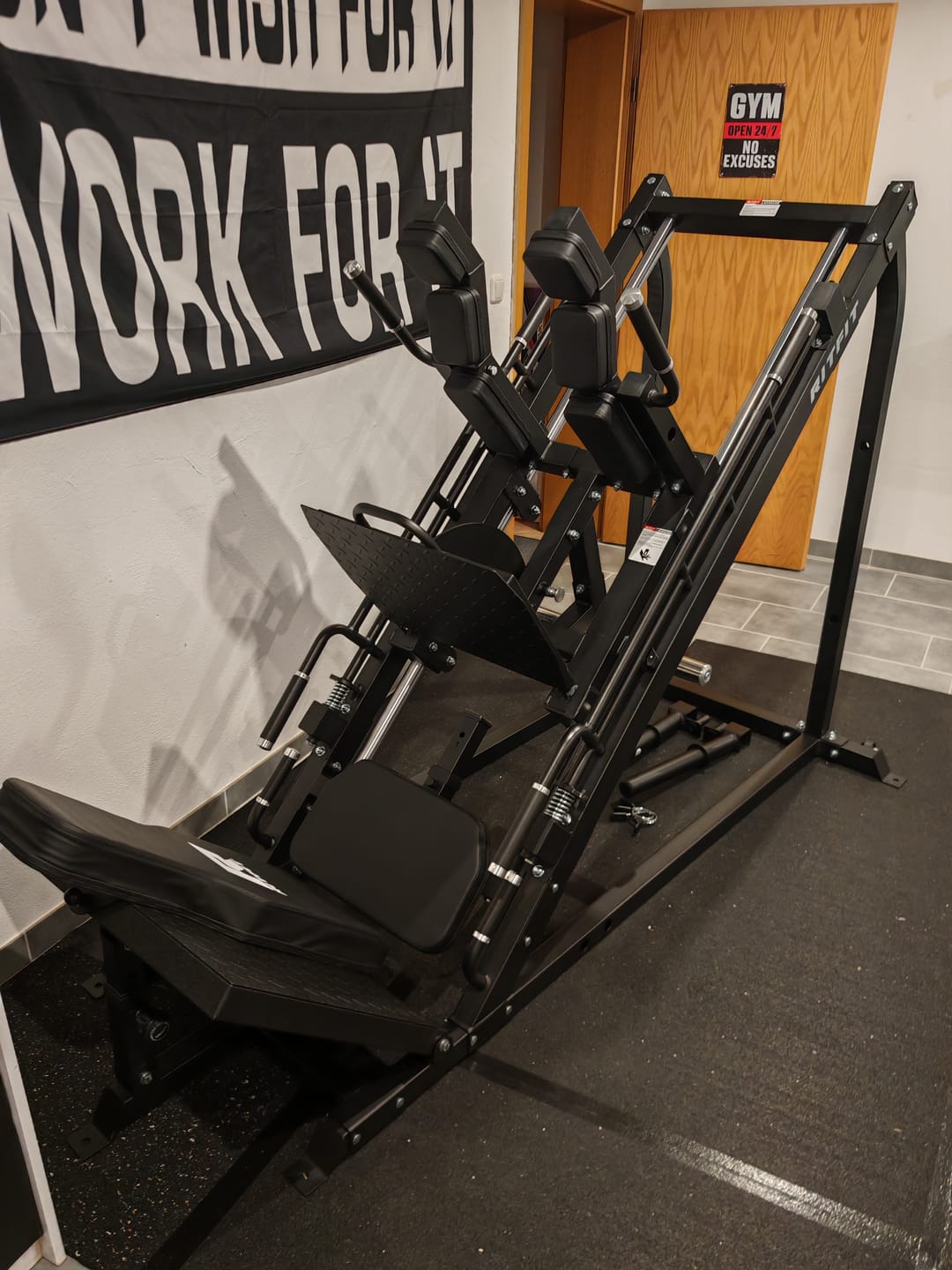 Customer photo review of RitFit GAZELLE 3-in-1 Leg Press Hack Squat Machine for Home Gym