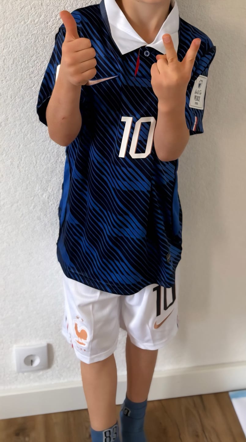 Customer photo review of Kylian Mbappé France 2026 World Cup Blue Kids Football Jersey