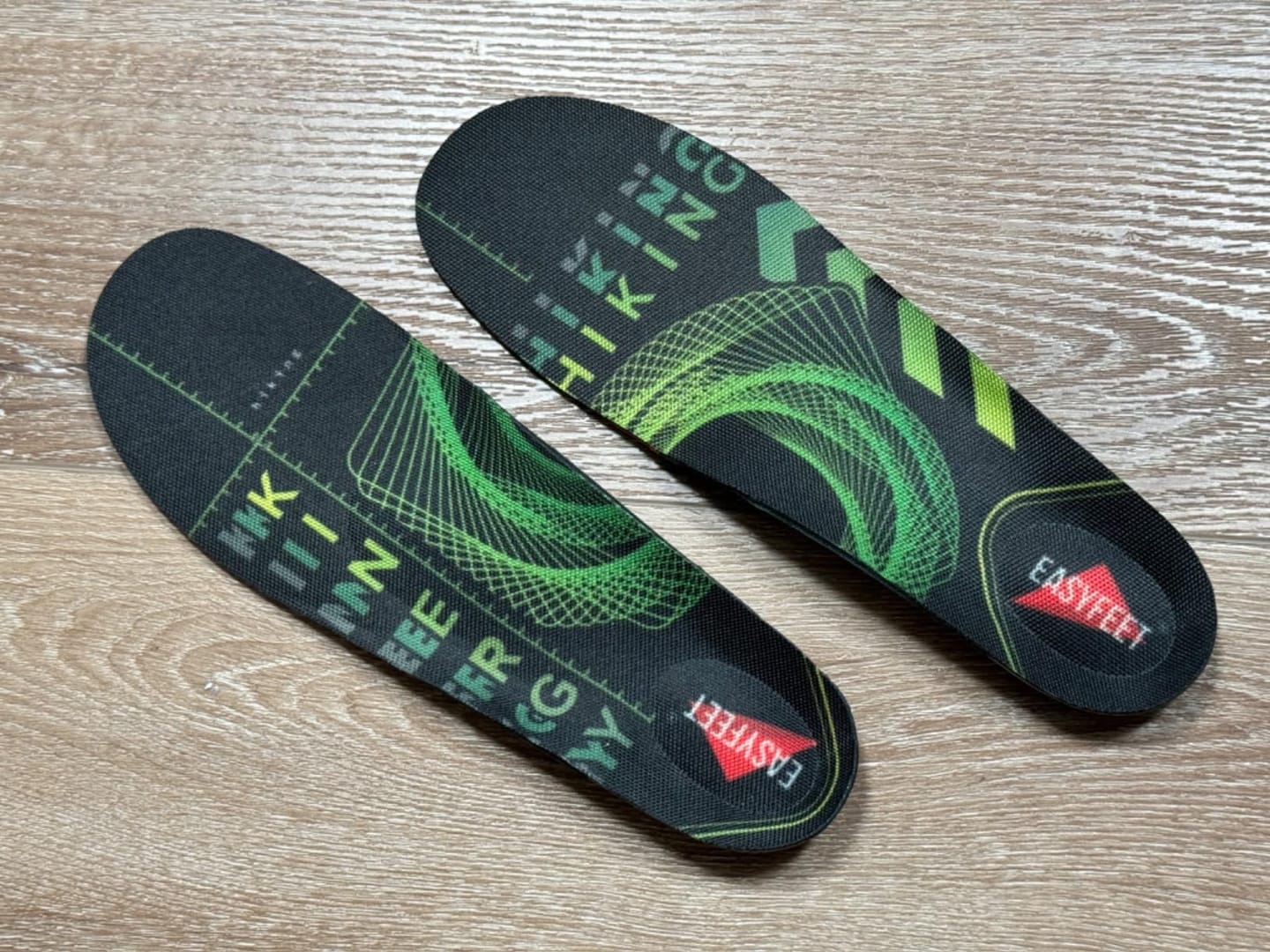 Customer photo review of EASYFEET Hiking Lime Kinergy - Neutral Trail Insoles for Hiking Support (Low Arch)