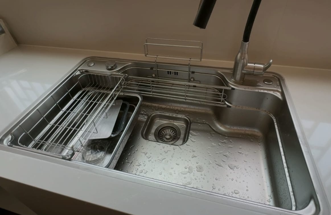 Customer photo review of Multi-Functional Stainless Steel Kitchen Sink 30.71"×18.90" Single Bowl Workstation Sink