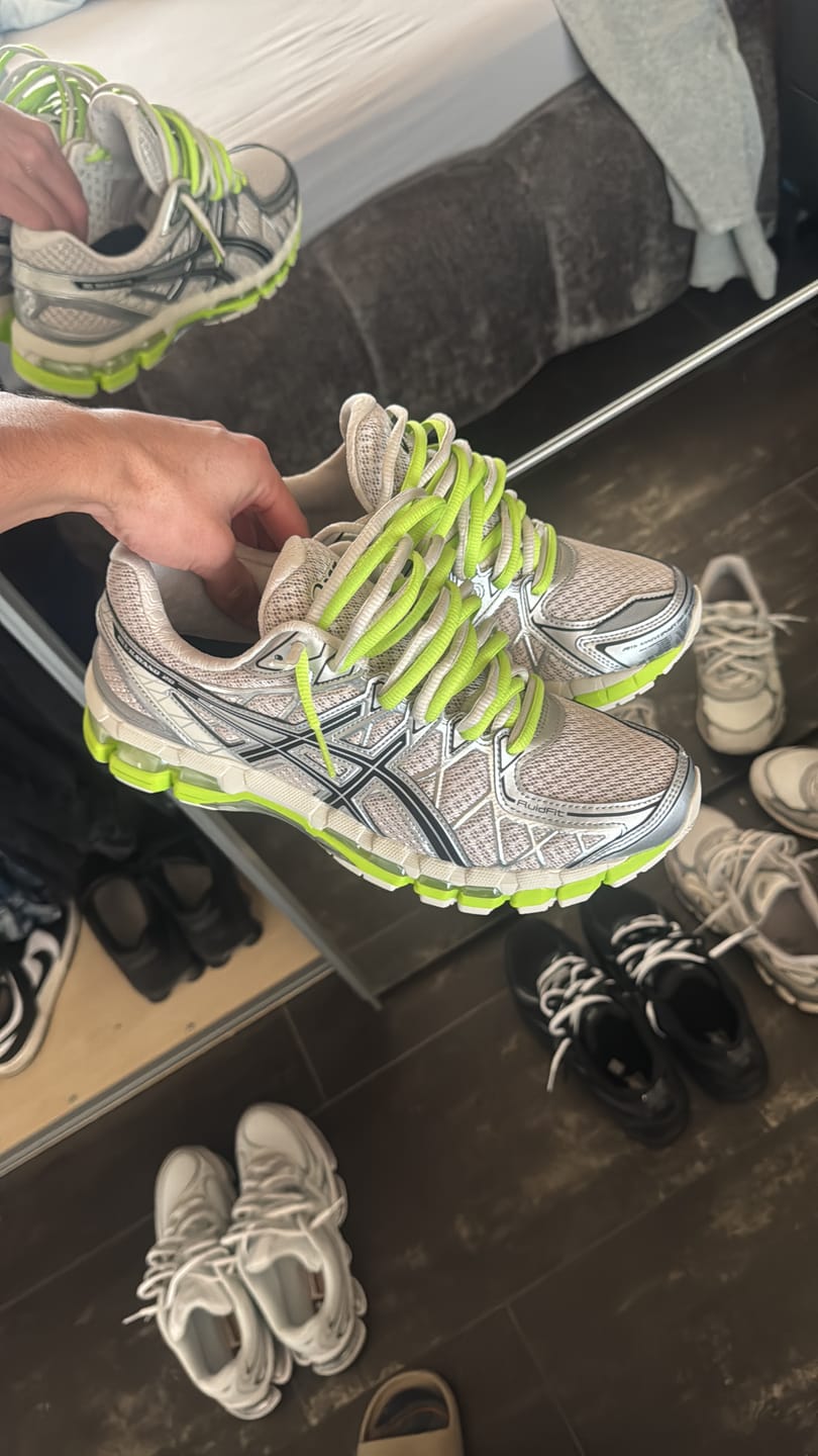 Customer photo review of GEL-KAYANO 20 Smoke Grey Black - Double Laces