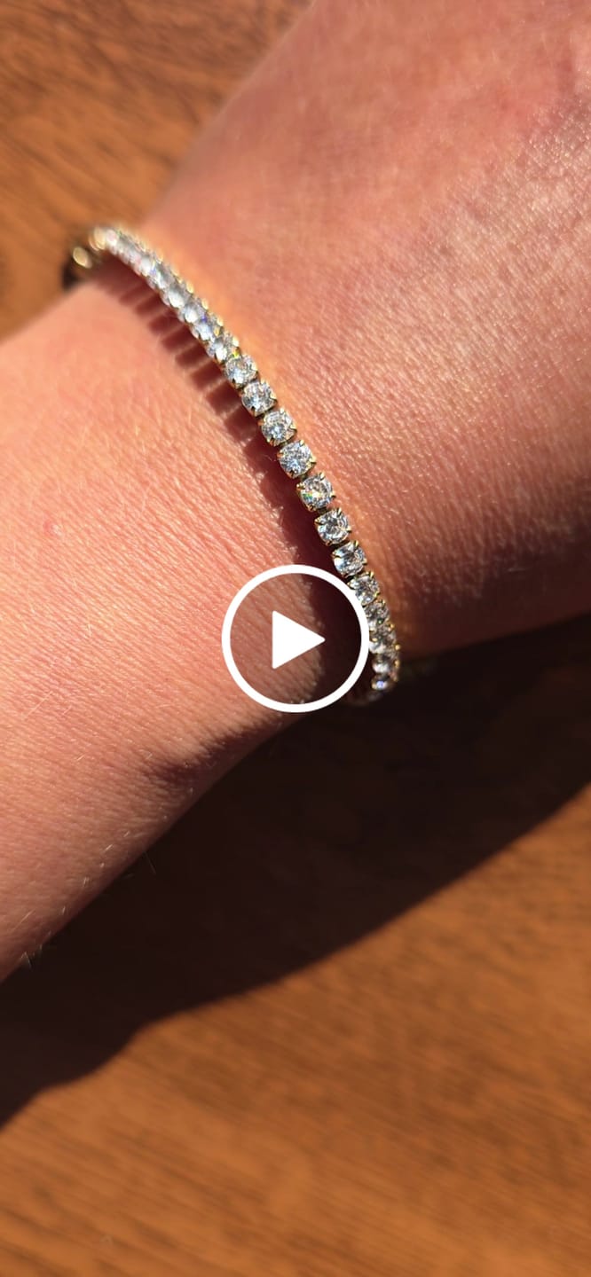 Customer video review of Ava Gold Bracelet