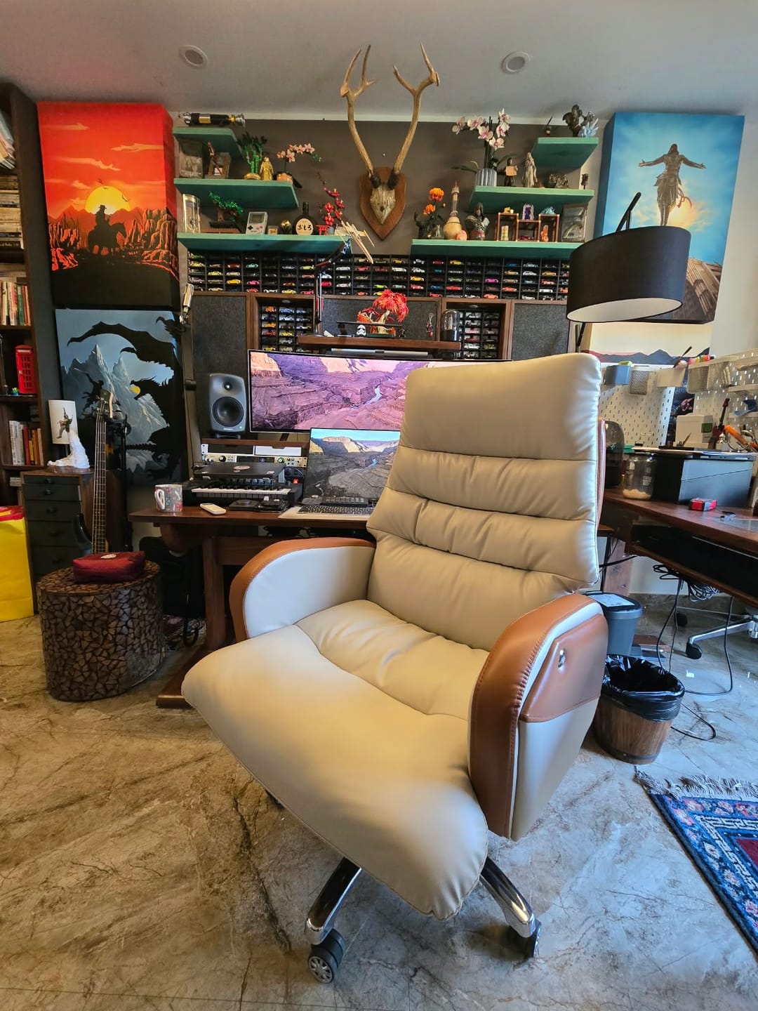 Customer photo review of Ettorez FORTUNA Premium Leatherette Chair