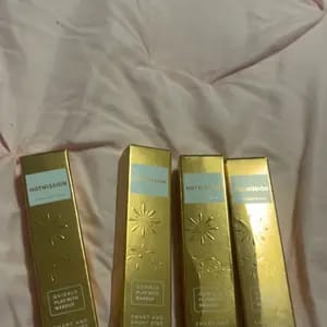 Customer photo review of Ombretti Stick Long Lasting Waterproof con Effetto Perlato