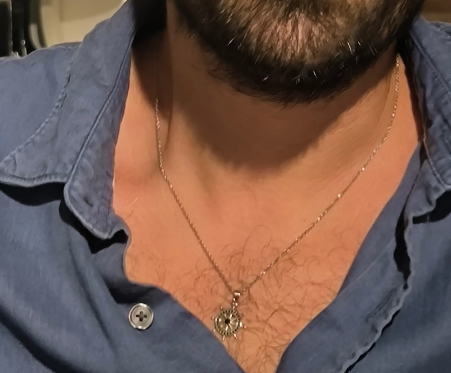 Customer photo review of Pendente timone con pietre nere
