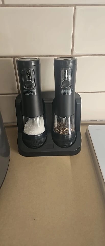 Customer photo review of Cozymere Electric Salt & Pepper Grinder Set