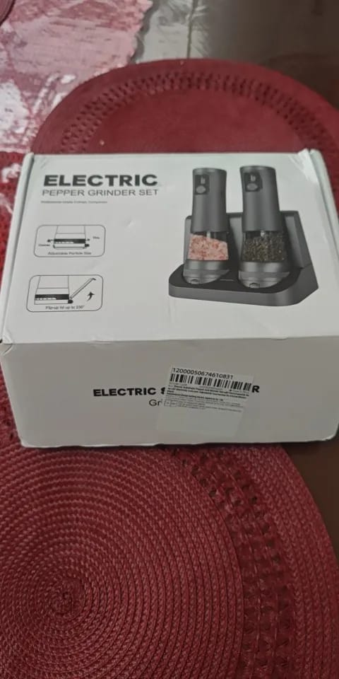 Customer photo review of Cozymere Electric Salt & Pepper Grinder Set