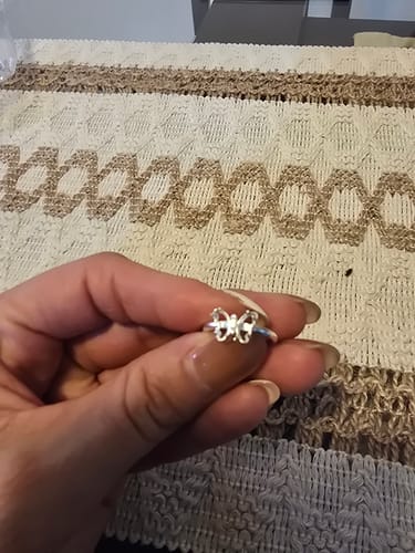 Customer photo review of Anillo Mariposa Azul Fuerte