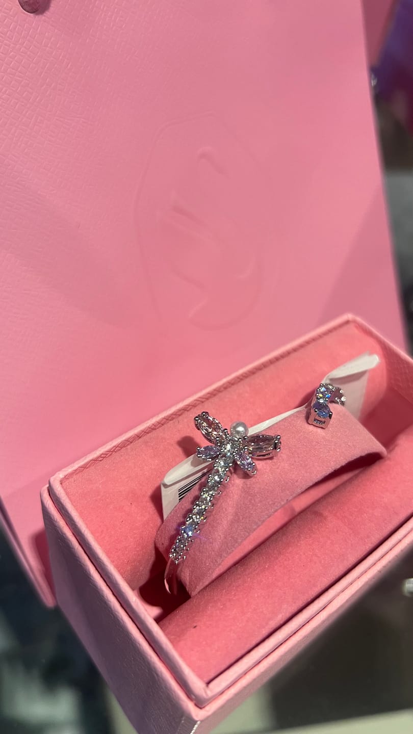 Customer photo review of Pulsera Swarovski Libélula Multicolor Ariana Grande