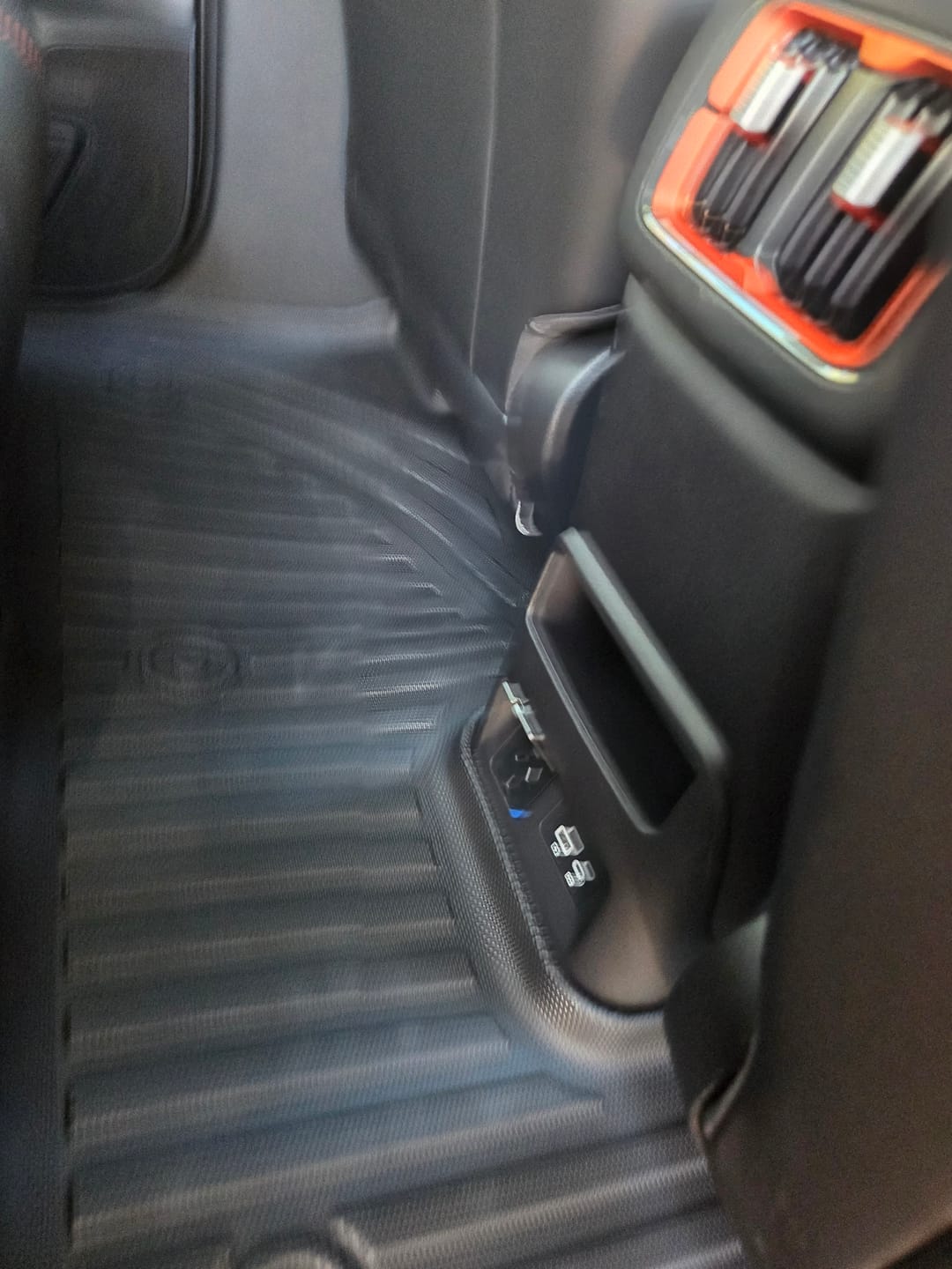 Customer photo review of TPE Floor Mats & Tub Liner Set For BYD Shark 6 (2024-2026)