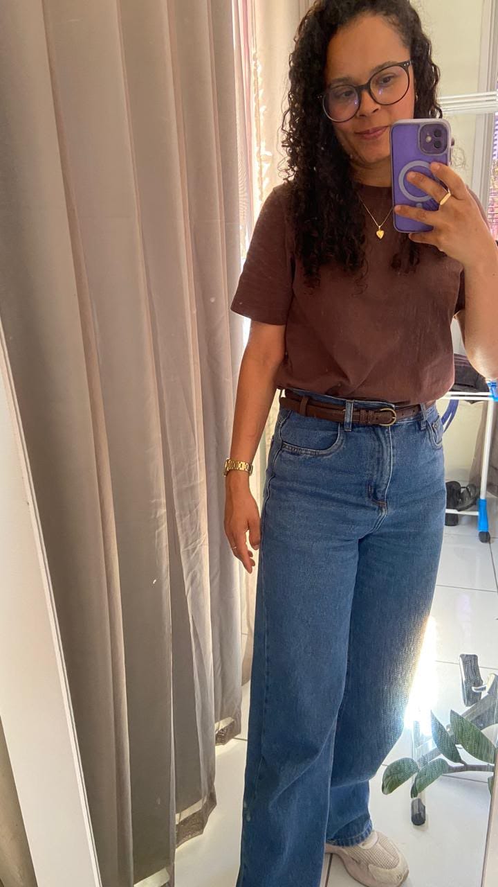 Customer photo review of Calça Jeans Reta Araçá Azul Médio