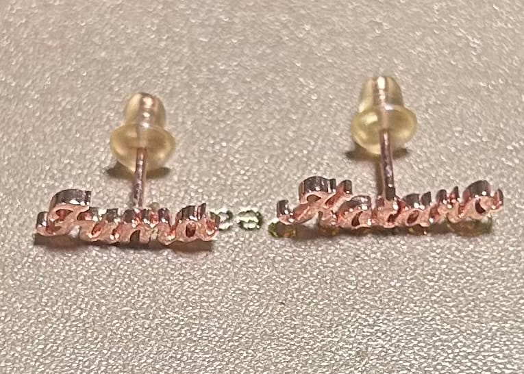 Customer photo review of オリジナルピアス01（名入れ･カーブ)