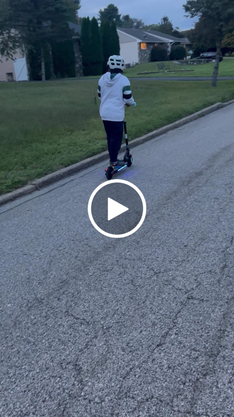 Customer video review of Gyroor H40 Electric Scooter For Kids and Teens Ages 8-14