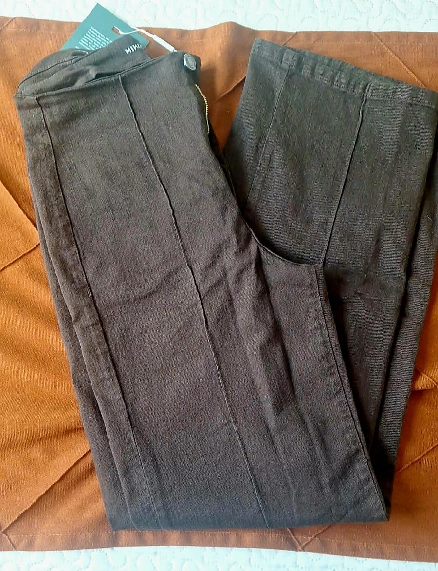 Customer photo review of Calça Jeans Reta Mandacaru Marrom Escuro