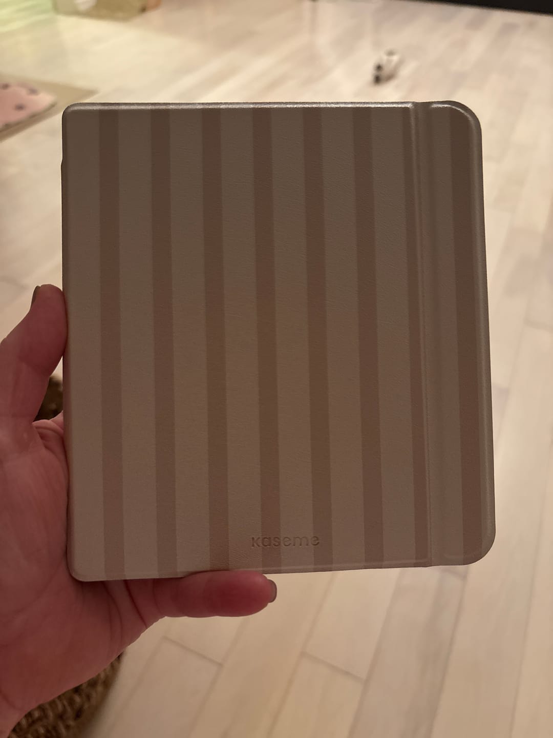 Customer photo review of Berry Lane Beige E-Reader Case