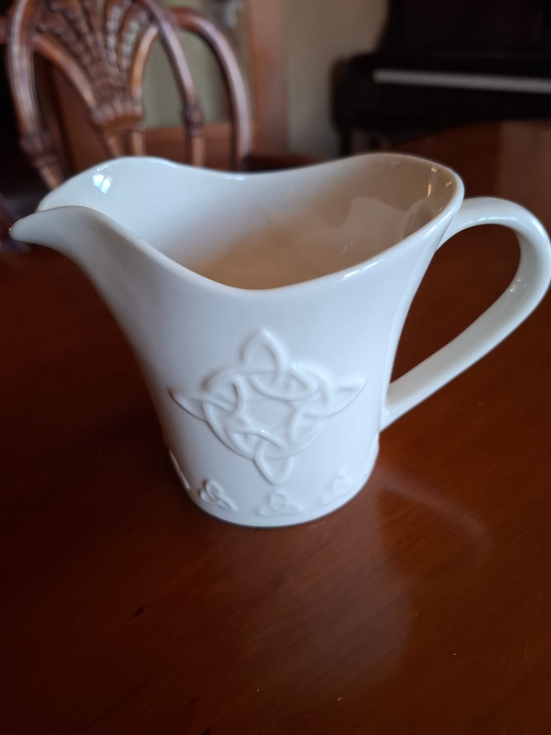 Customer photo review of Belleek Classic Trinity Knot Cream Jug