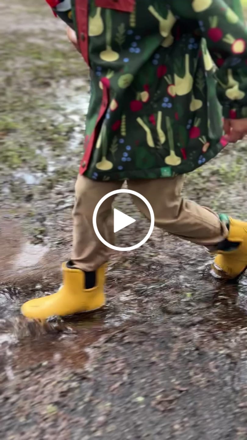 Customer video review of Colour Block Ankle Natural Rubber Rain Boots