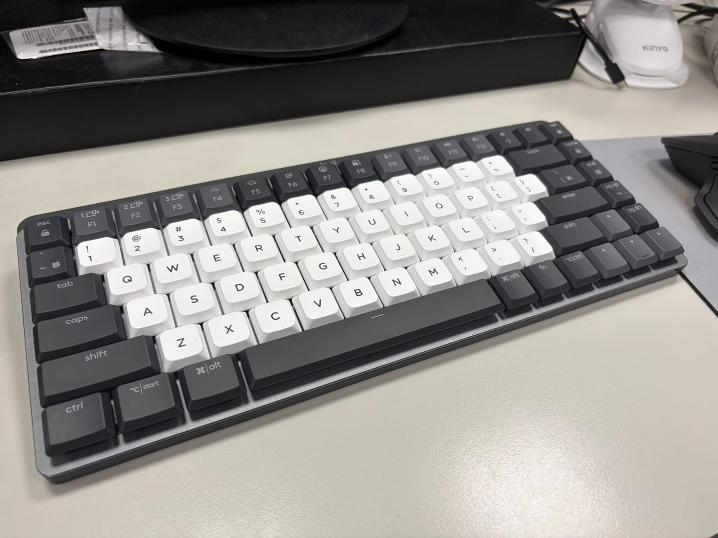Customer photo review of Nuphy 全黑/全白 矮軸鍵帽