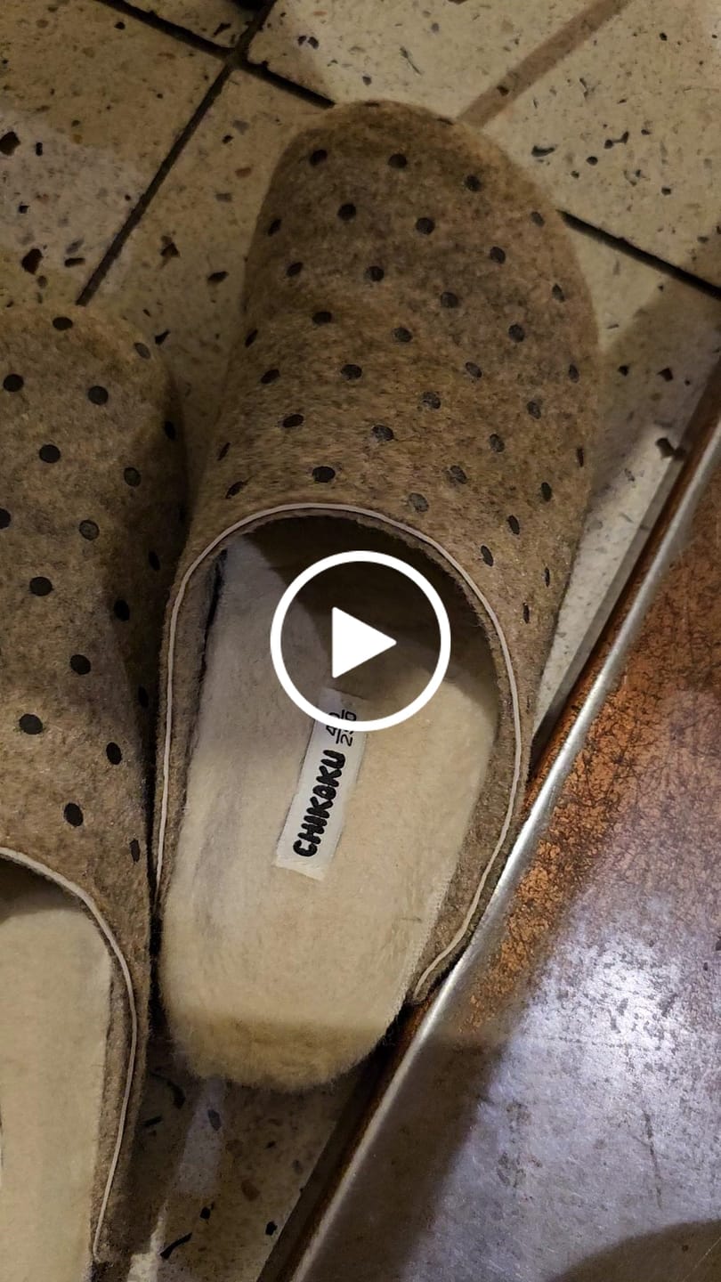 Customer video review of Dot Clog