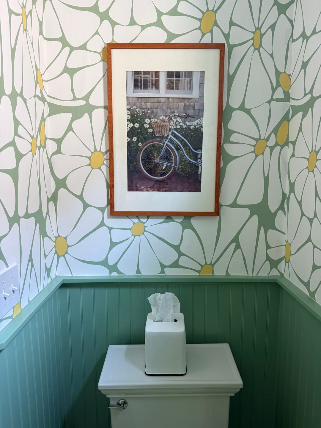 Customer photo review of Amaryllis - Groovy Retro Yellow Daisies Wallpaper
