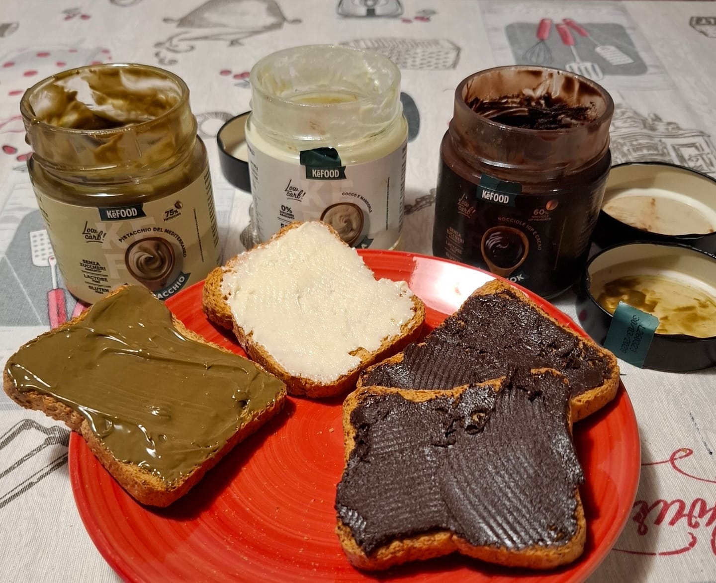 Customer photo review of KEMACADAMIA 250G CREMA MACADAMIA E GRANELLA NOCCIOLE SENZA ZUCCHERO