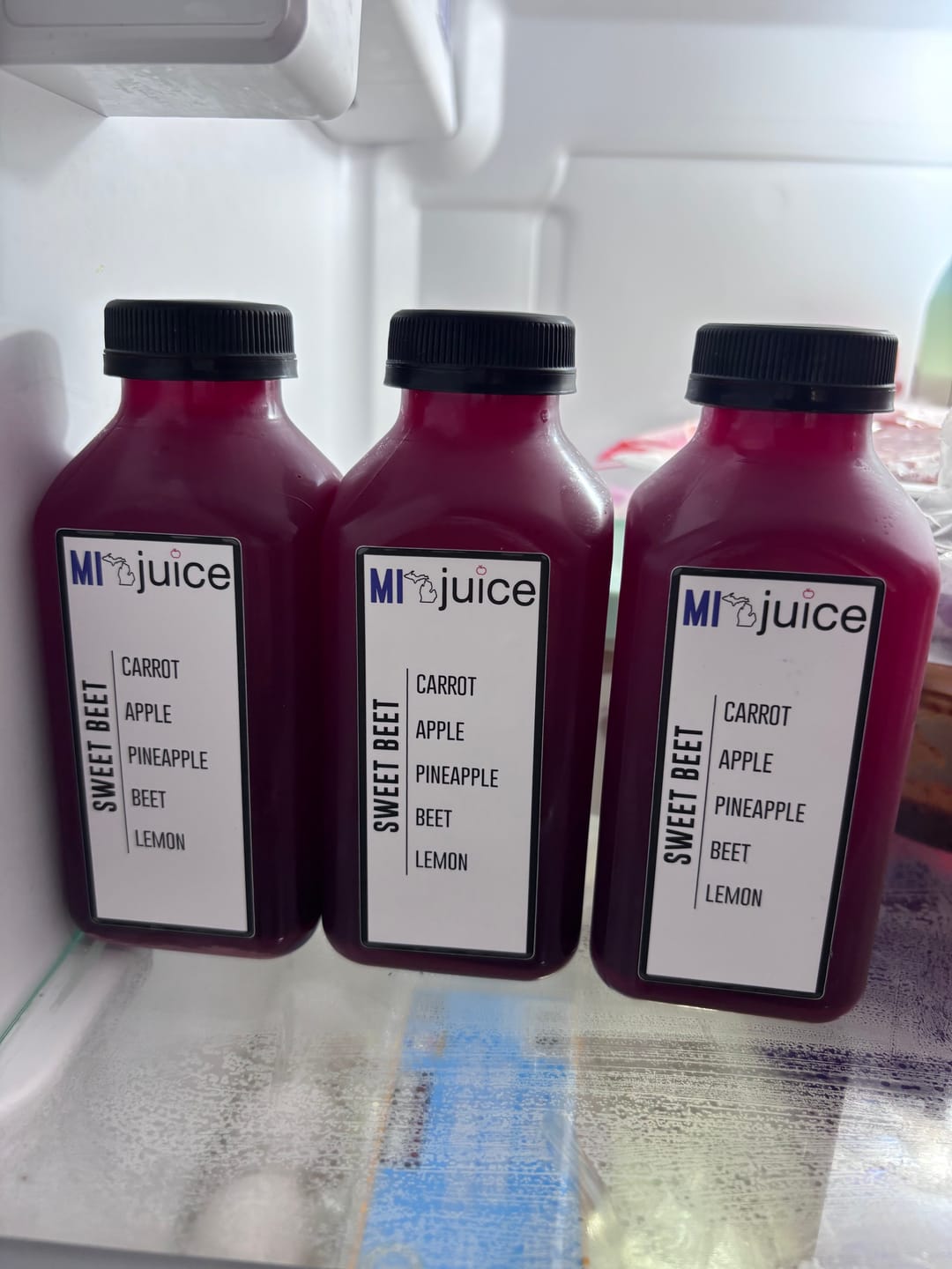Customer photo review of Sweet Beet (12 oz) Carrot, Apple, Pineapple, Beet, Lemon
