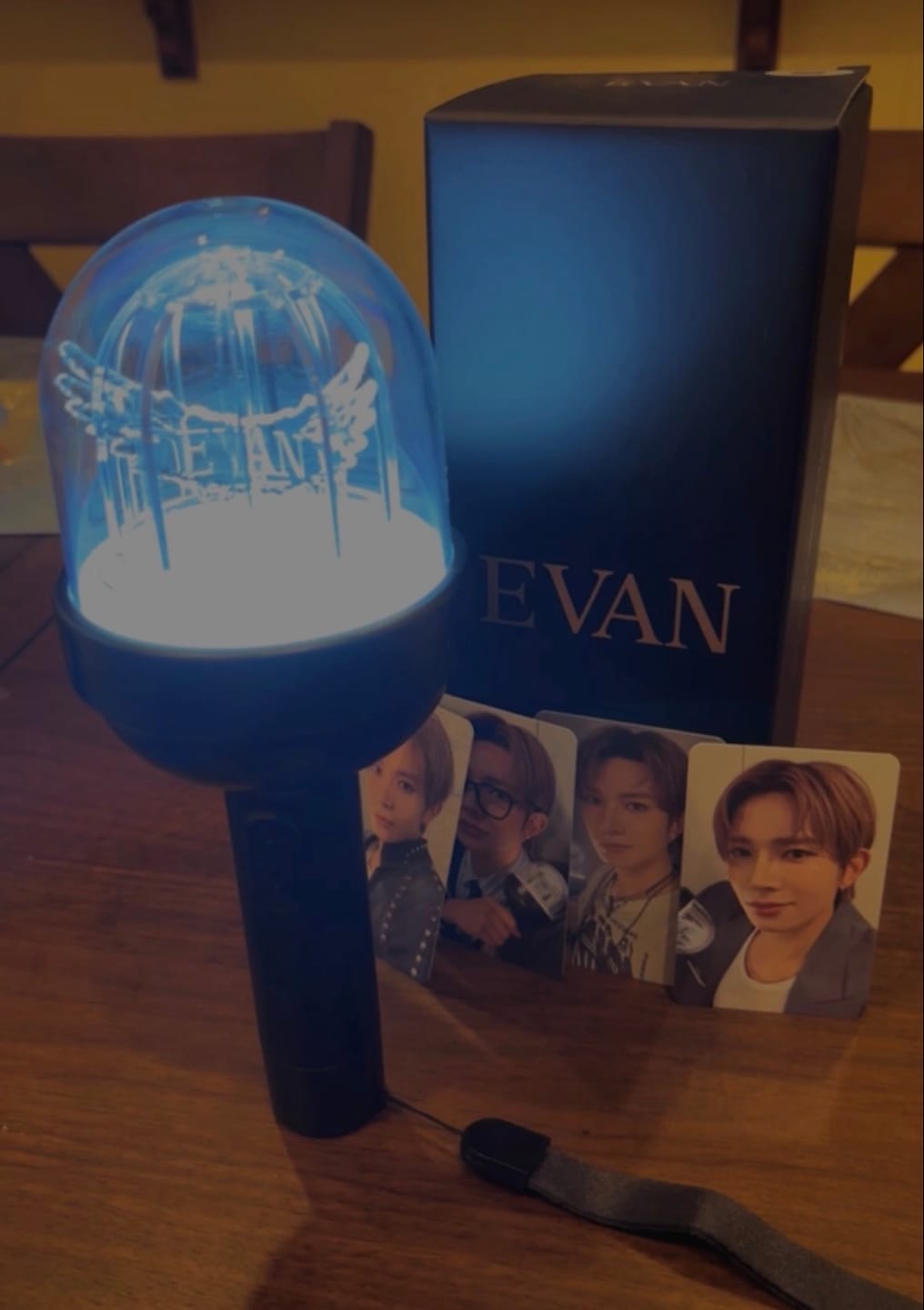 Customer photo review of EVAN Official Light Stick