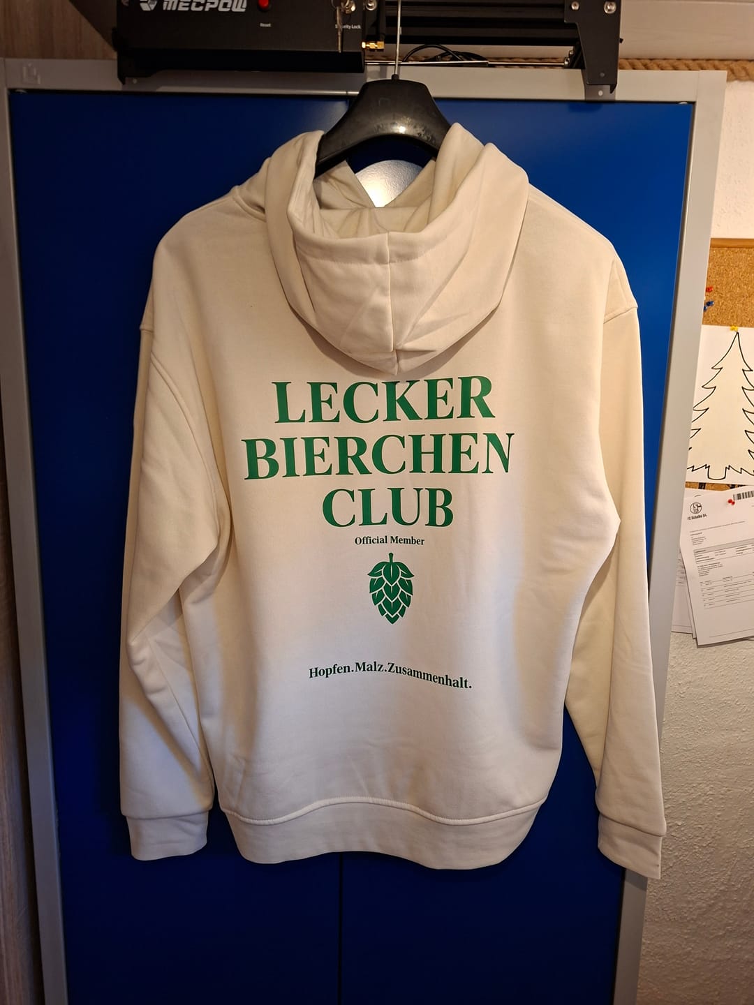 Customer photo review of Lecker Bierchen Club - Premium Hoodie
