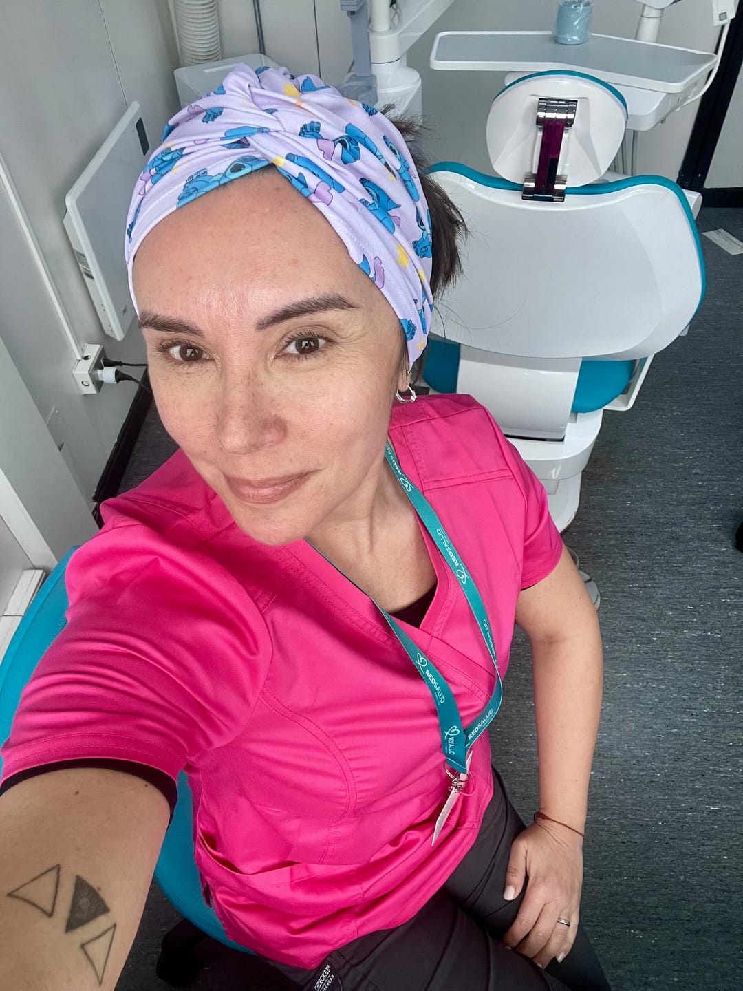 Customer photo review of Cherokee Revolution WW610 Top Clínico Mujer Liso